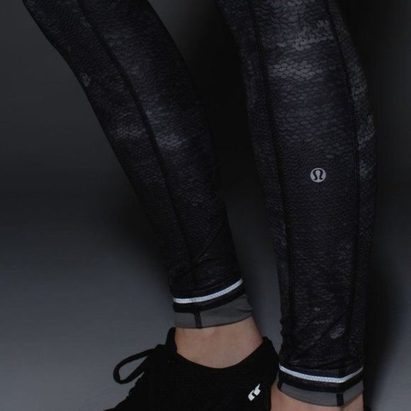 Lululemon Speed Tight II *Full-On Luxtreme Sequin Snake Slate Black / Black - Picture 11 of 14